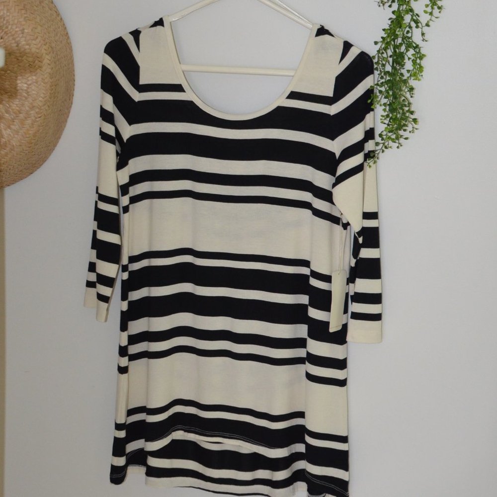 Mercer & Madison Striped Tunic Top High Low Pleated Back Womens Size Medium  New